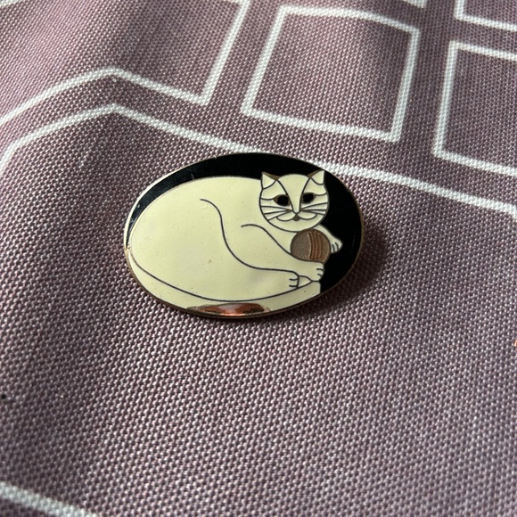 Fish and Crown Vintage Pin - Picture 2 of 3